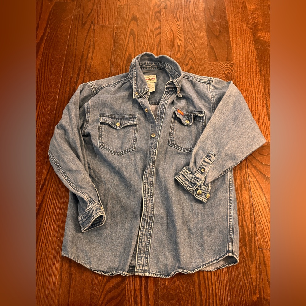 Jordache Red-Tag Light Blue Denim Vintage Shirt Size Medium